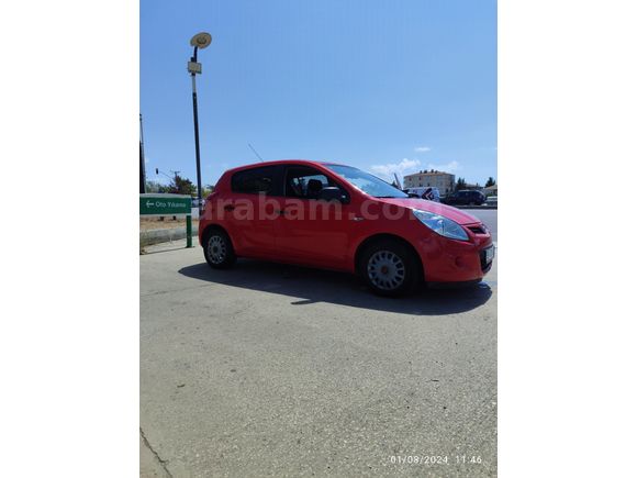 Sahibinden Hyundai i20 1.2 MPI Team 2010 Model  197.000 km Kırmızı