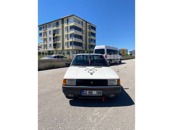 Sahibinden Renault R 9 1.4 Broadway GTE 1990 Model  208.000 km Beyaz