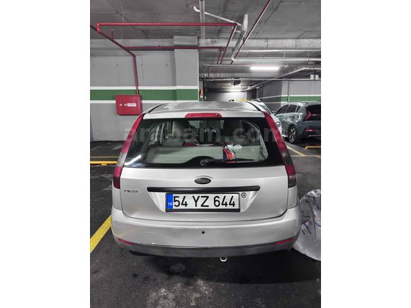 Sahibinden Ford Fiesta 1.4 Comfort 2005 Model İstanbul 238.000 km Gri (Gümüş)