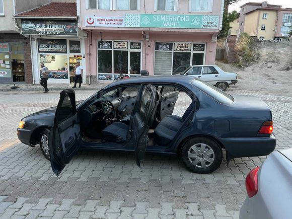 Galeriden Toyota Corolla 1.6 XEi 1993 Model Çorum