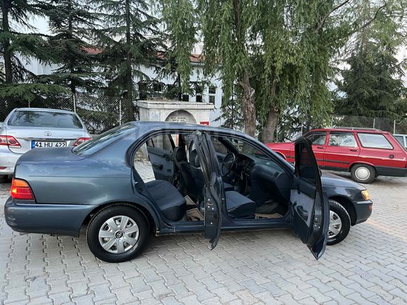 Galeriden Toyota Corolla 1.6 XEi 1993 Model Çorum