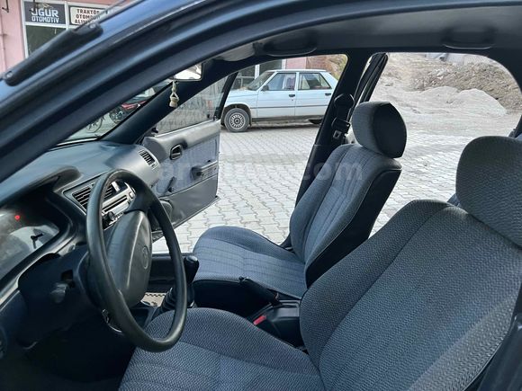 Galeriden Toyota Corolla 1.6 XEi 1993 Model Çorum