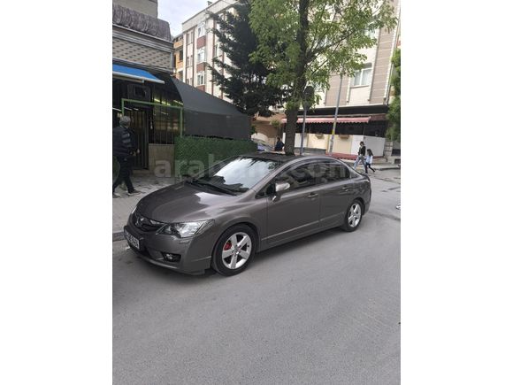SAFKAN BENZİNLİ MAKYAJLI DÜŞÜK KM ELEGANCE FD6