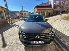 2025 ÇIKIŞLI 6350 KM’DE KOLDAN VİTES NAYLONLARI ÜZERİNDE SIFIR AYARINDA YENİ KASA TUCSON