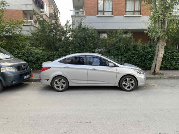 Sahibinden Hyundai Accent Blue 1.6 CRDI Mode 2013 Model 