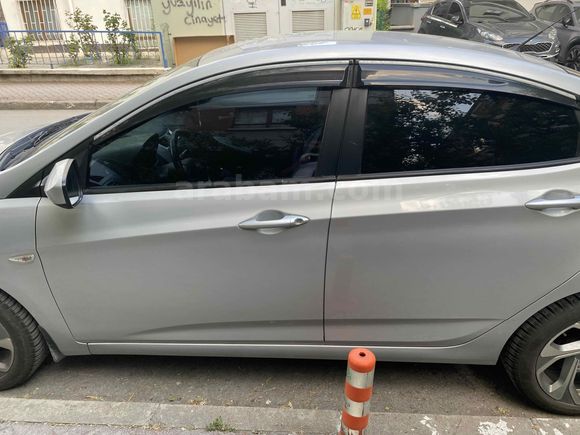 Sahibinden Hyundai Accent Blue 1.6 CRDI Mode 2013 Model 