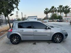 Sahibinden Renault Megane 1.6 Dynamique 2004 Model Mersin 220.000 km Gri (Gümüş)