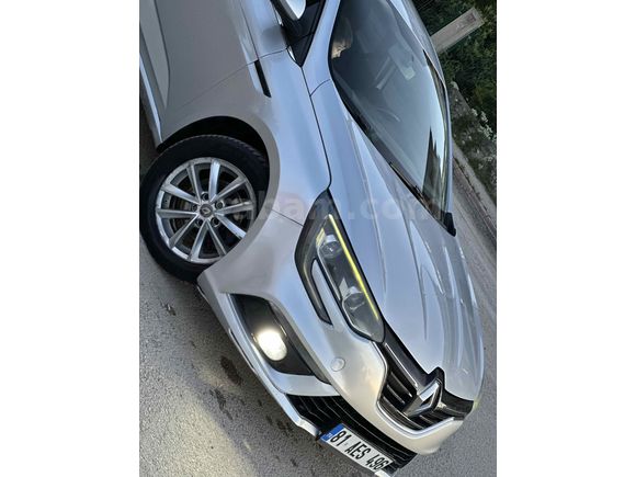 2017 DİZEL OTOMATİK MEGANE 4