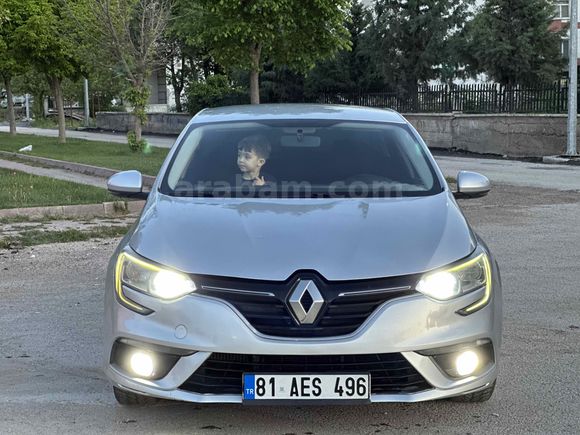 2017 DİZEL OTOMATİK MEGANE 4