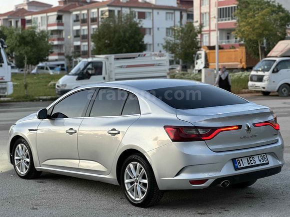 2017 DİZEL OTOMATİK MEGANE 4