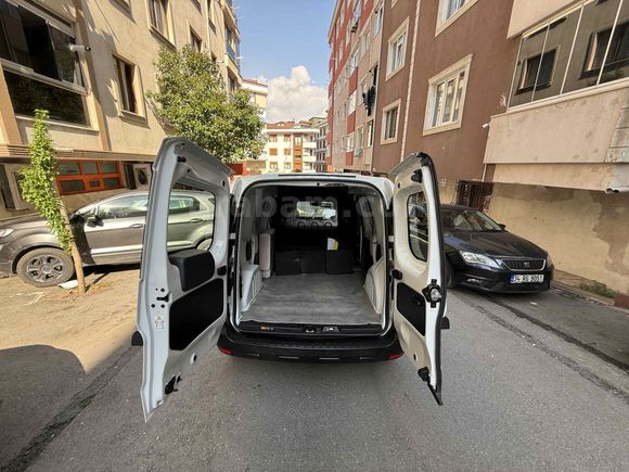 2025 RENAULT EXPRESS VAN 9.500 KM %20 FATURALI