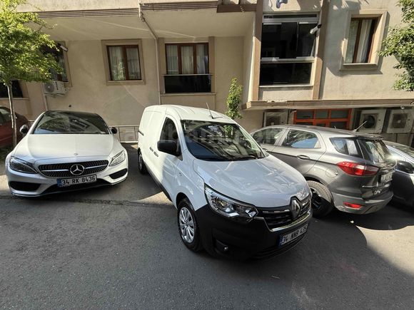 2025 RENAULT EXPRESS VAN 9.500 KM %20 FATURALI