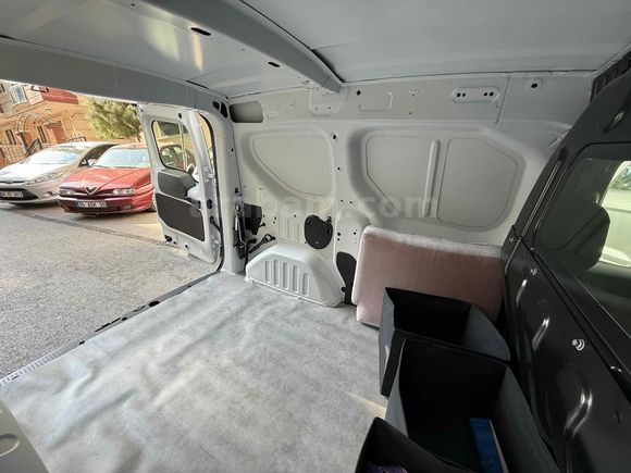 2025 RENAULT EXPRESS VAN 9.500 KM %20 FATURALI