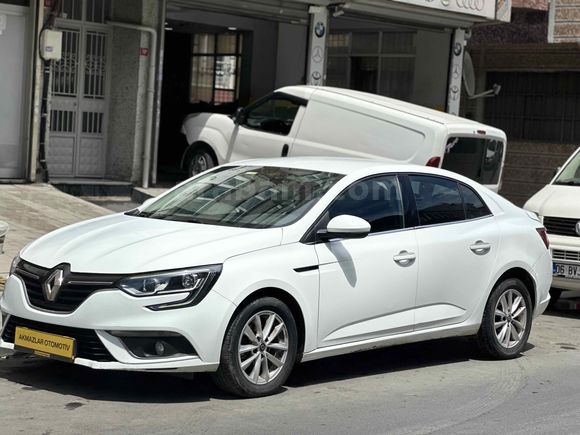 AKMAZLAR DAN 2019 MEGANE 1.5 BlueDCI Yeni Nesil Touch Paket Elden Senetle Vade İmkanı  