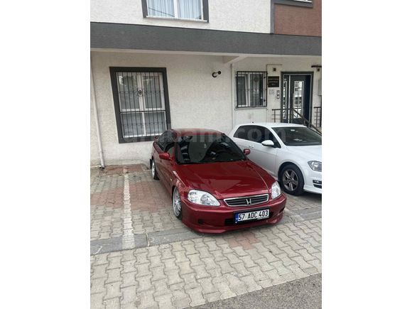 Düşük KM Lİ CİVİC 1.6 İES 149 KM  BİNDE
