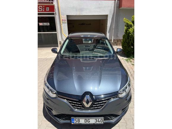 Sahibinden Renault Megane 1.3 TCe Joy Comfort 2022 Model Sivas 17.000 km Füme