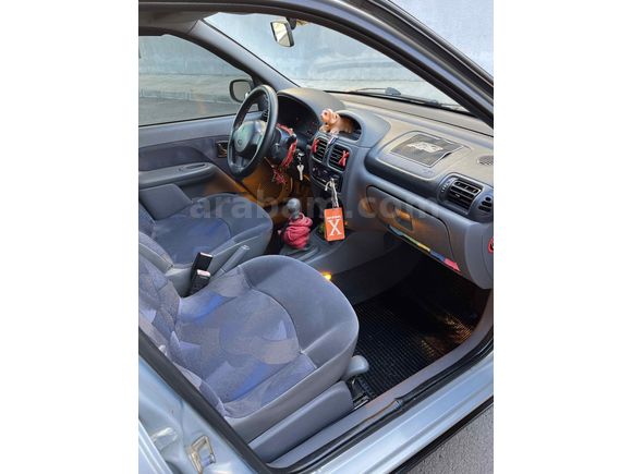 Sahibinden Renault Clio 1.4 RTA 2000 Model 