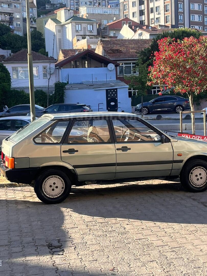 Galeriden Lada Samara 1.5 1993 Model İstanbul 190.000 km Yeşil (metalik) 4