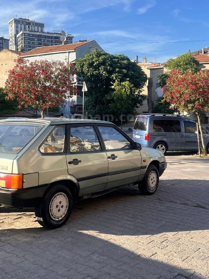 Galeriden Lada Samara 1.5 1993 Model İstanbul 190.000 km Yeşil (metalik) 6