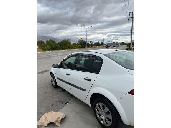 Sahibinden Renault Megane 1.6 16 valf temiz memur aracı