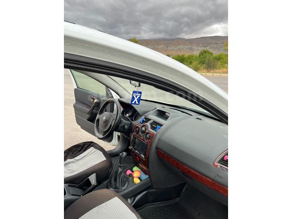Sahibinden Renault Megane 1.6 16 valf temiz memur aracı