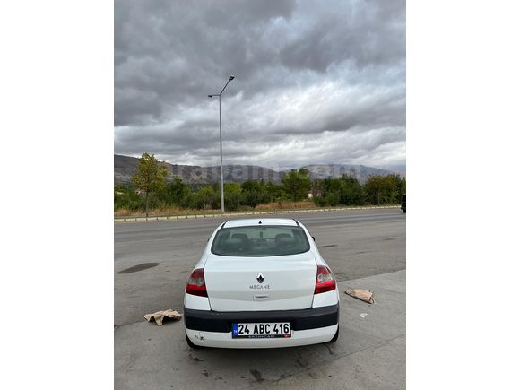 Sahibinden Renault Megane 1.6 16 valf temiz memur aracı