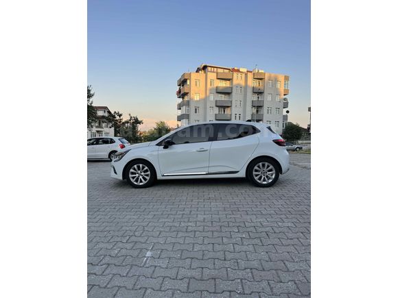 Sahibinden Renault Clio 1.0 TCe Touch 2023 Model 