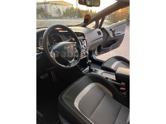Galeriden Kia Ceed 1.6 CRDi Premium 2013 Model İzmir