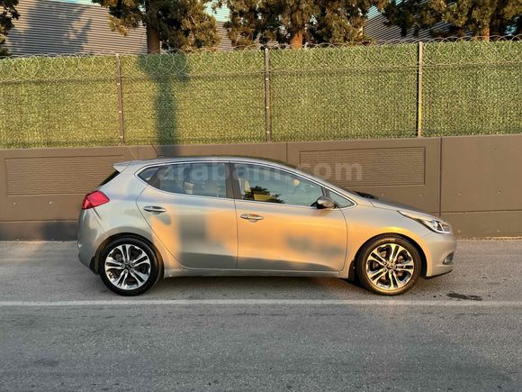 Galeriden Kia Ceed 1.6 CRDi Premium 2013 Model İzmir