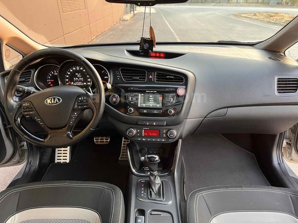 Galeriden Kia Ceed 1.6 CRDi Premium 2013 Model İzmir