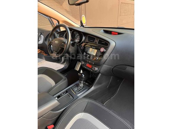 Galeriden Kia Ceed 1.6 CRDi Premium 2013 Model İzmir