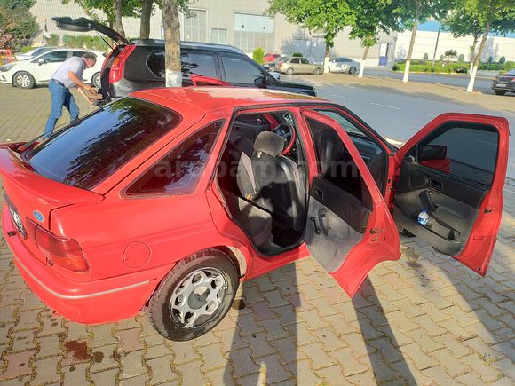 Sahibinden Ford Escort 1.6 CLX 1995 Model