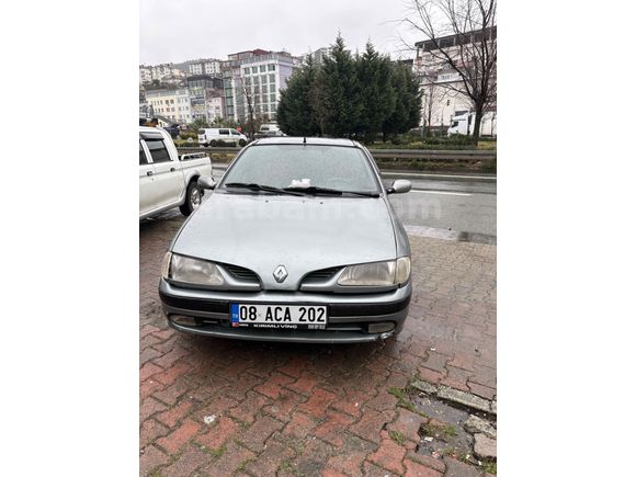 Sahibinden Renault Megane 2.0 RXE 1998 Model 