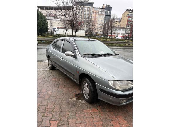 Sahibinden Renault Megane 2.0 RXE 1998 Model 
