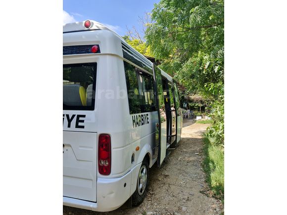 Karsan J10 2.3  17+3+1 engelli erişimli otobüs ruhsatlıdır.