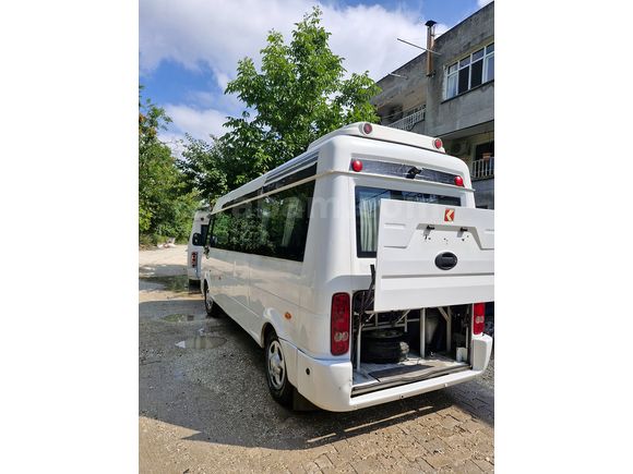 Karsan J10 2.3  17+3+1 engelli erişimli otobüs ruhsatlıdır.