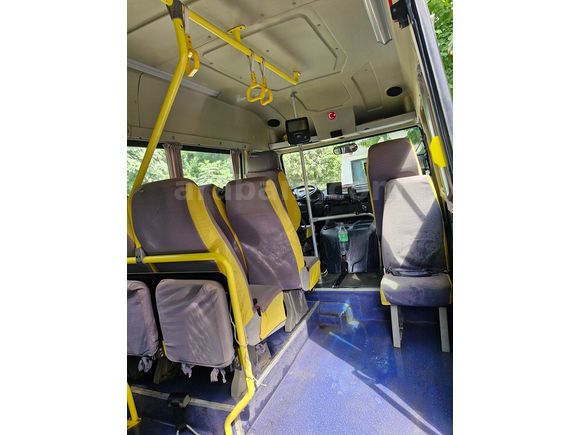 Karsan J10 2.3  17+3+1 engelli erişimli otobüs ruhsatlıdır.
