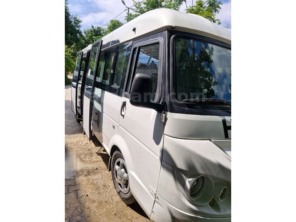 Karsan J10 2.3  17+3+1 engelli erişimli otobüs ruhsatlıdır.