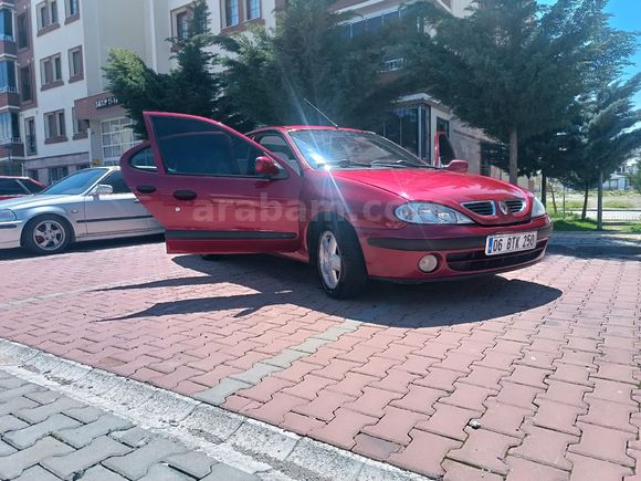 Sahibinden Renault Megane 1.6 RXT 2000 Model