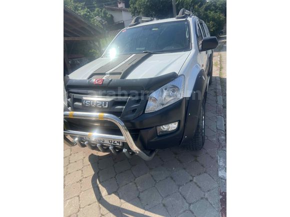 Galeriden Isuzu D-Max 2.5 4x4 2015 Model Bolu