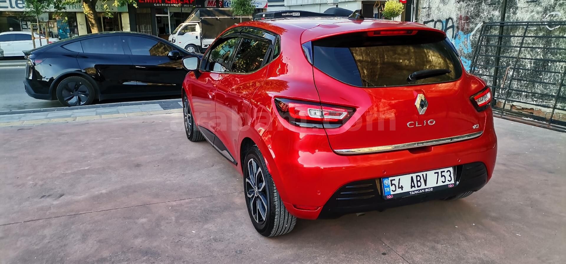 Galeriden Renault Clio 1.5 dCi Icon 2016 Model Sakarya 104.000 km Kırmızı 6