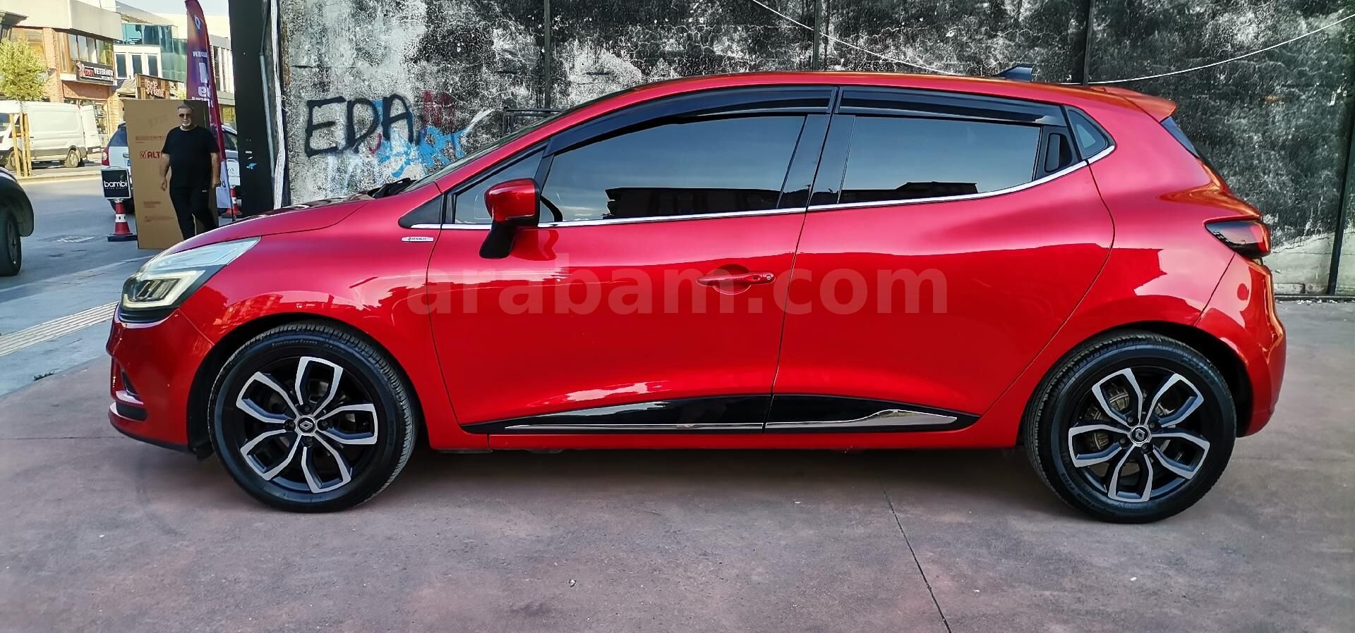 Galeriden Renault Clio 1.5 dCi Icon 2016 Model Sakarya 104.000 km Kırmızı 4