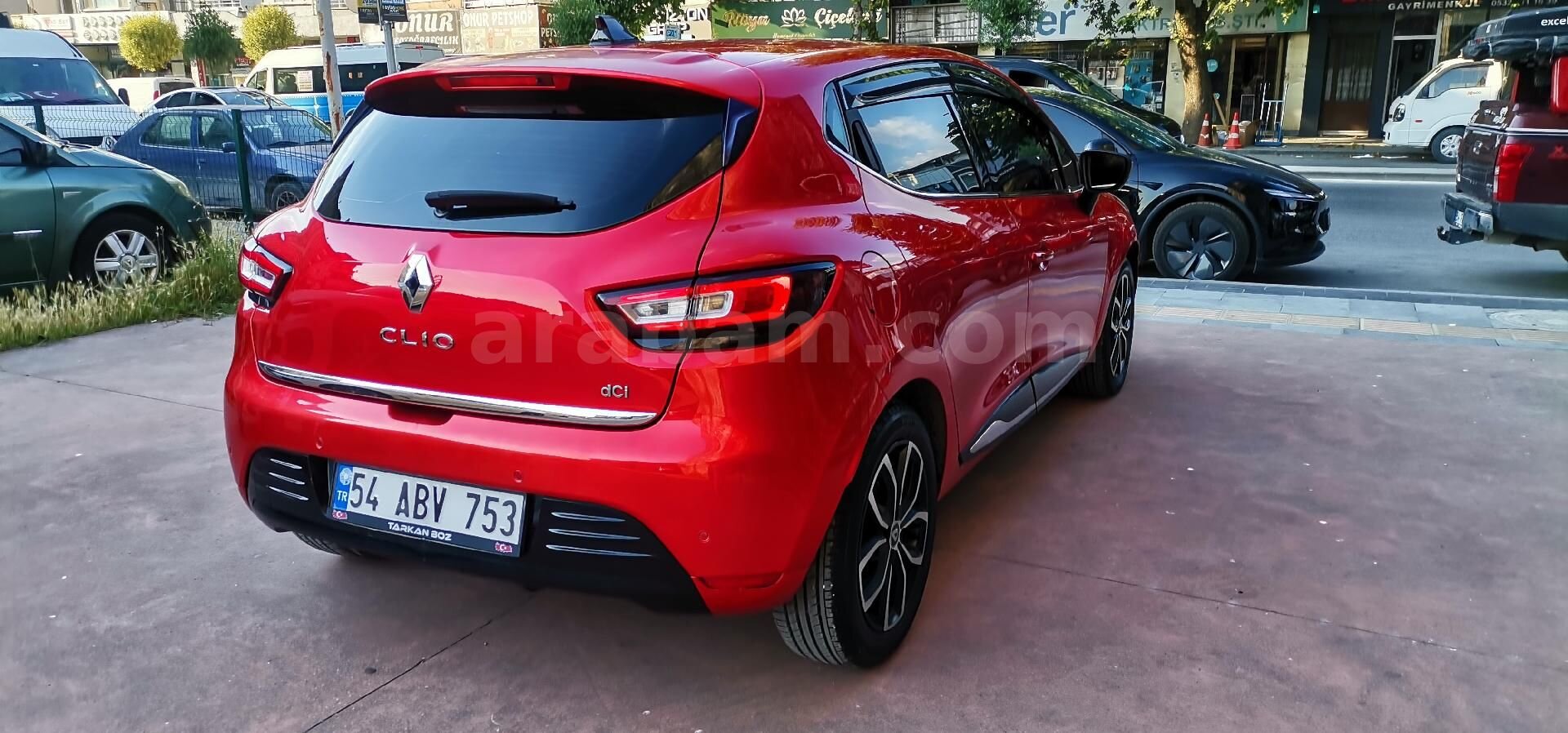 Galeriden Renault Clio 1.5 dCi Icon 2016 Model Sakarya 104.000 km Kırmızı 7