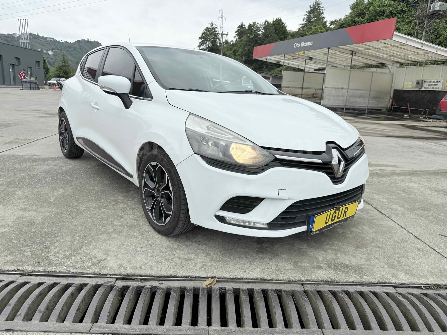Galeriden Renault Clio 1.5 dCi Touch 2018 Model Rize 229.000 km Beyaz 4