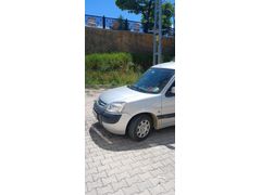 Sahibinden Peugeot Partner 2.0 HDI Comfort 2004 Model  279.000 km Gri (metalik)