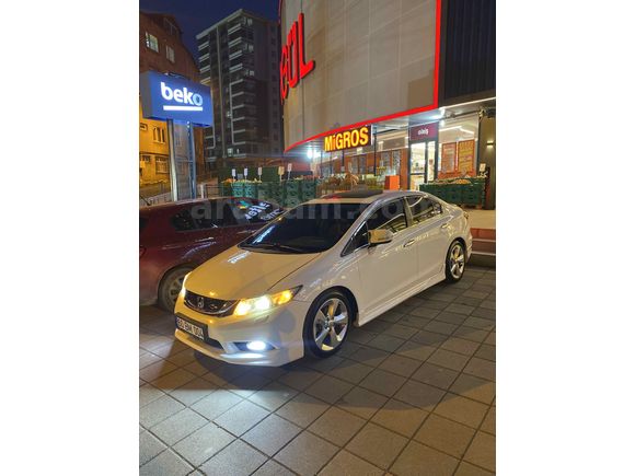 Sahibinden Honda Civic 1.6i VTEC Eco Elegance 2013 Model 