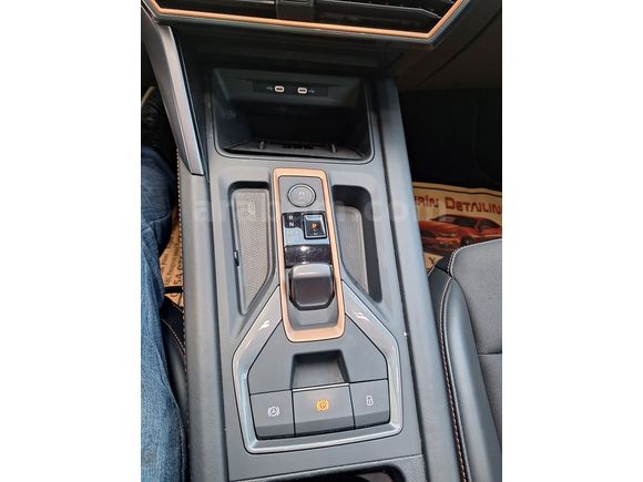 2025 CUPRA FORMENTOR 1.5 ehybırd PHEV SUPREME 21000 KMAZ HASARLI