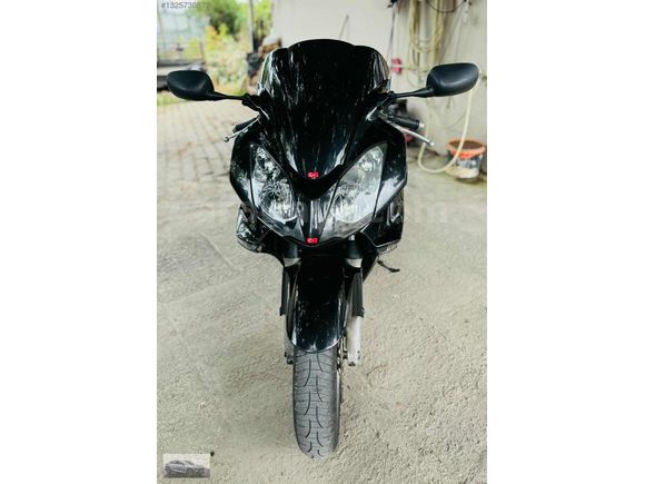 İSLAMOĞLU OTOMOTİV'DEN TEMİZ BAKIMLI 2006 MODEL HONDA VFR 800 VT