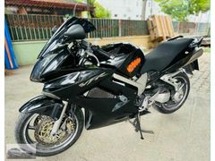 İSLAMOĞLU OTOMOTİV'DEN TEMİZ BAKIMLI 2006 MODEL HONDA VFR 800 VT