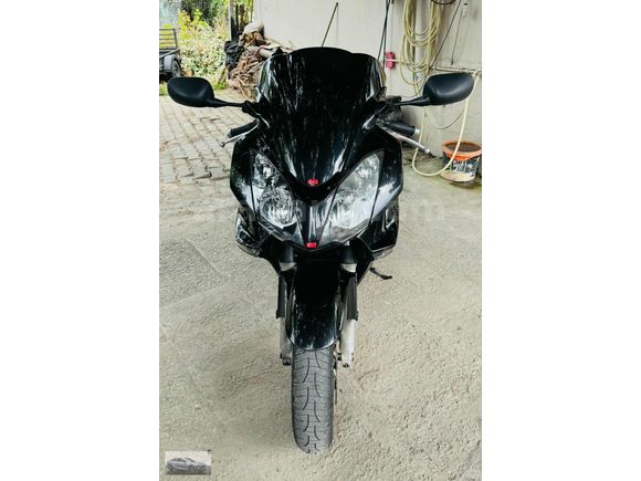 İSLAMOĞLU OTOMOTİV'DEN TEMİZ BAKIMLI 2006 MODEL HONDA VFR 800 VT